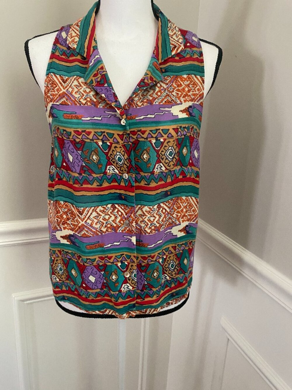 Mink Pink Sleeveless Boho Tank Blouse size Medium Button up